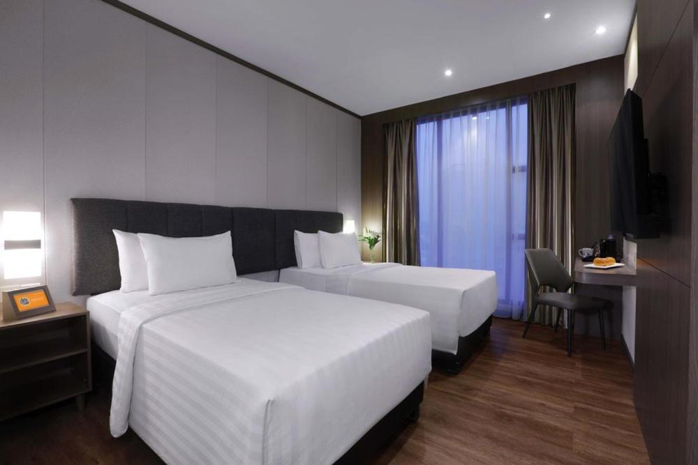 Harper Premier Nagoya Batam Hotel Bagian luar foto