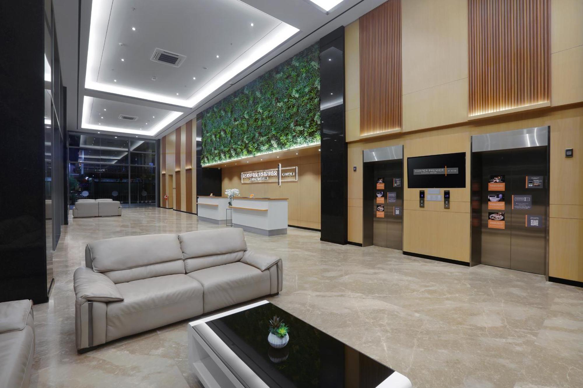 Harper Premier Nagoya Batam Hotel Bagian luar foto