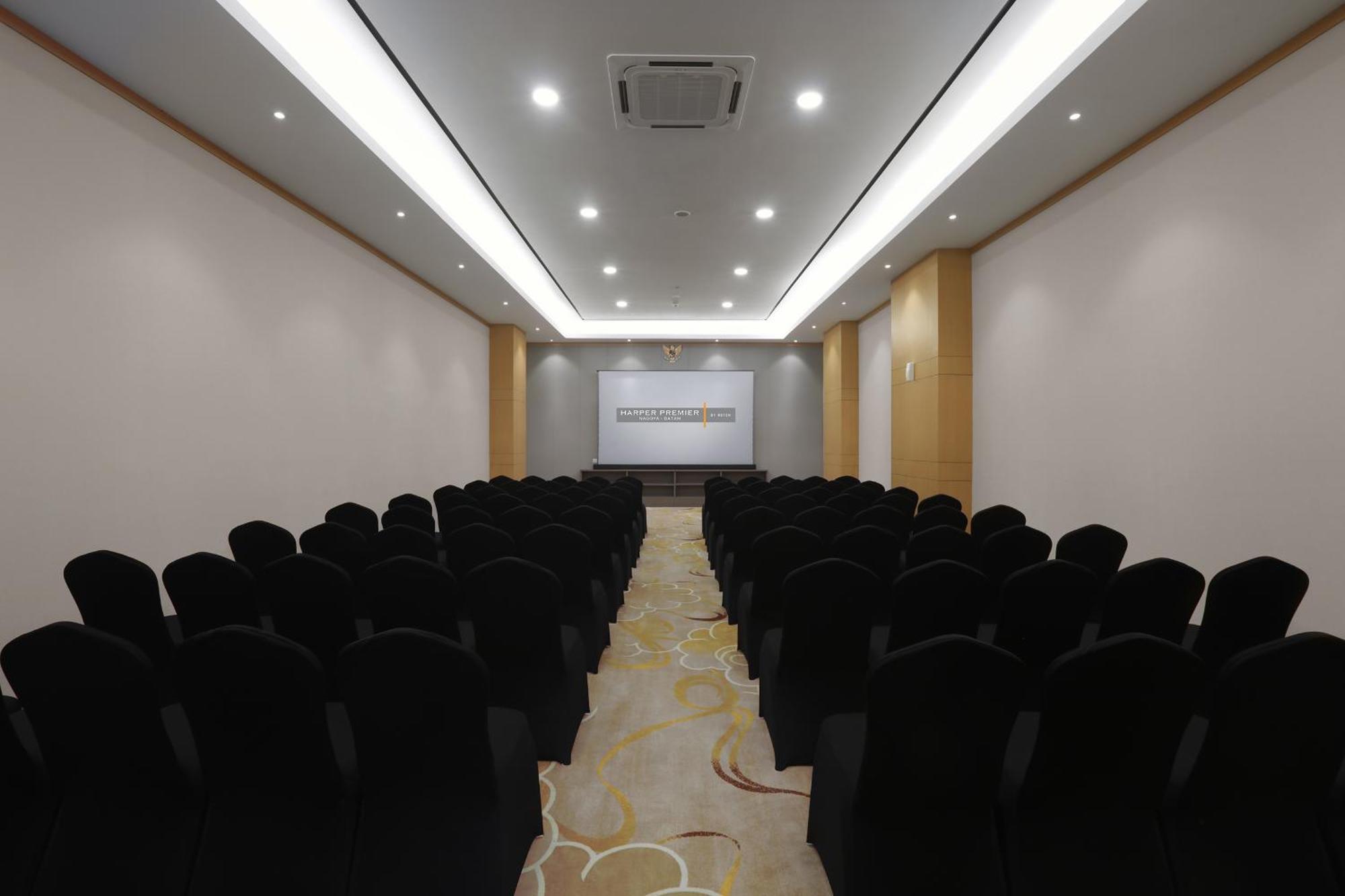Harper Premier Nagoya Batam Hotel Bagian luar foto