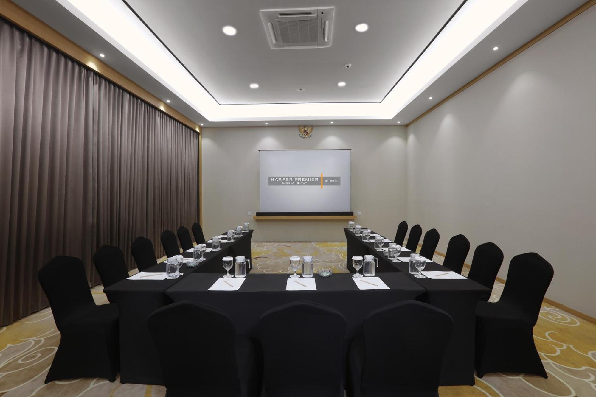 Harper Premier Nagoya Batam Hotel Bagian luar foto